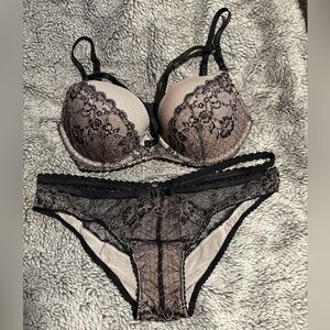 Victoria's Secret Black and Cream Lace Bra Set